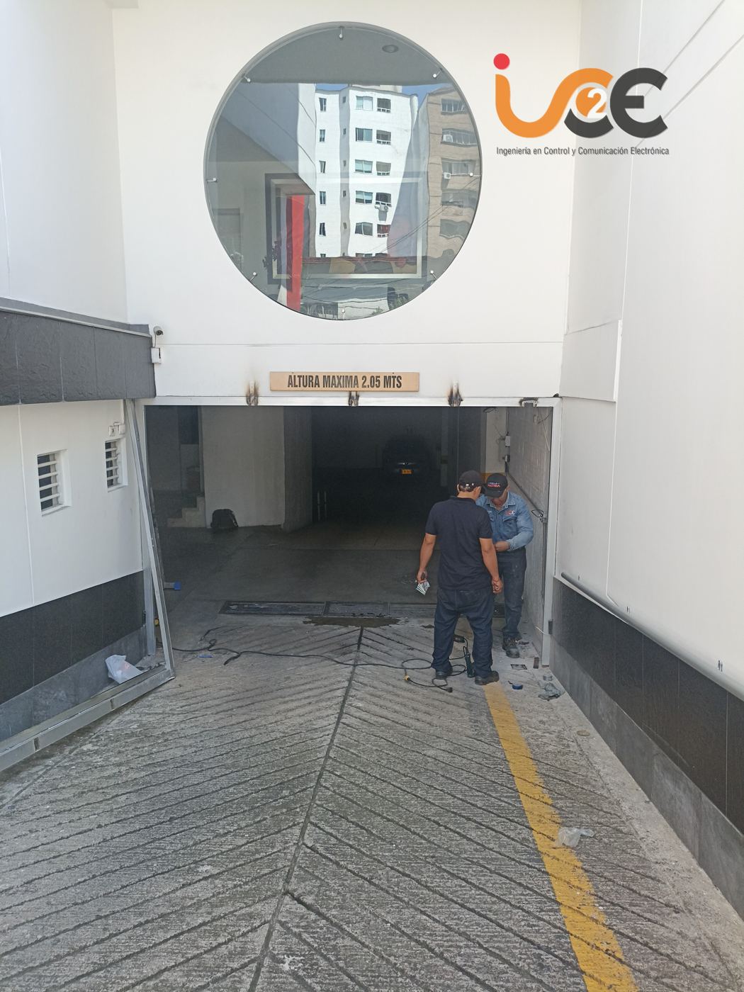 Portón batiente del Edificio Dimonti, vista 3