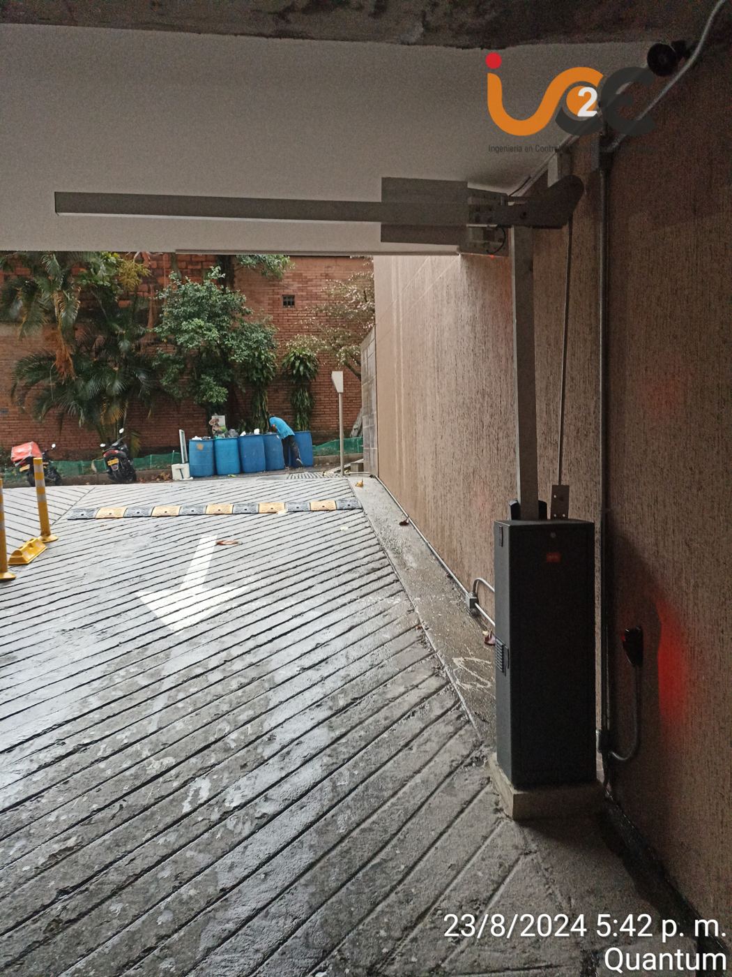 Acceso vehicular del Conjunto Residencial Quantum, vista 7